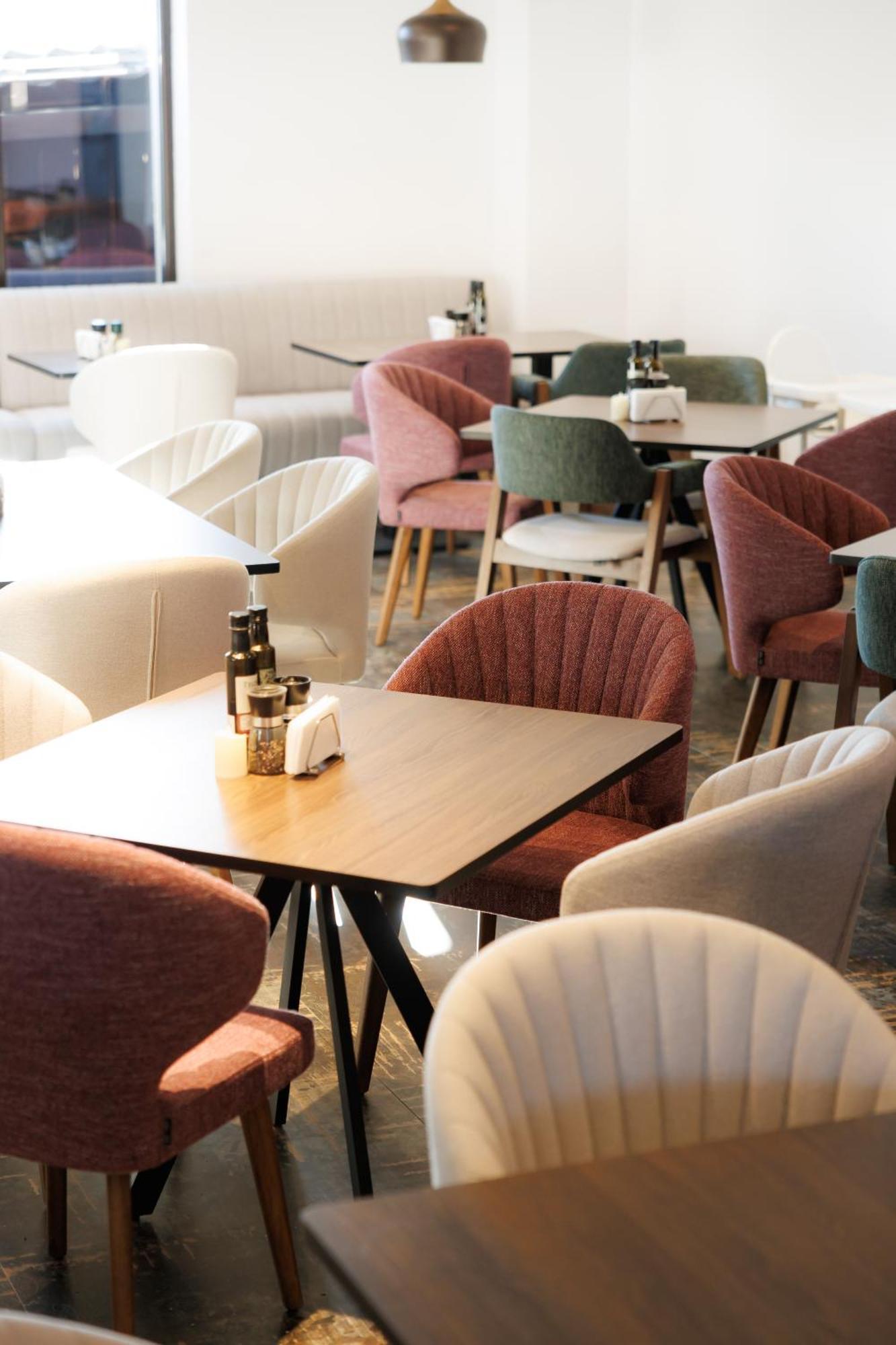 Suru Hotel & Restaurant Buşteni 外观 照片
