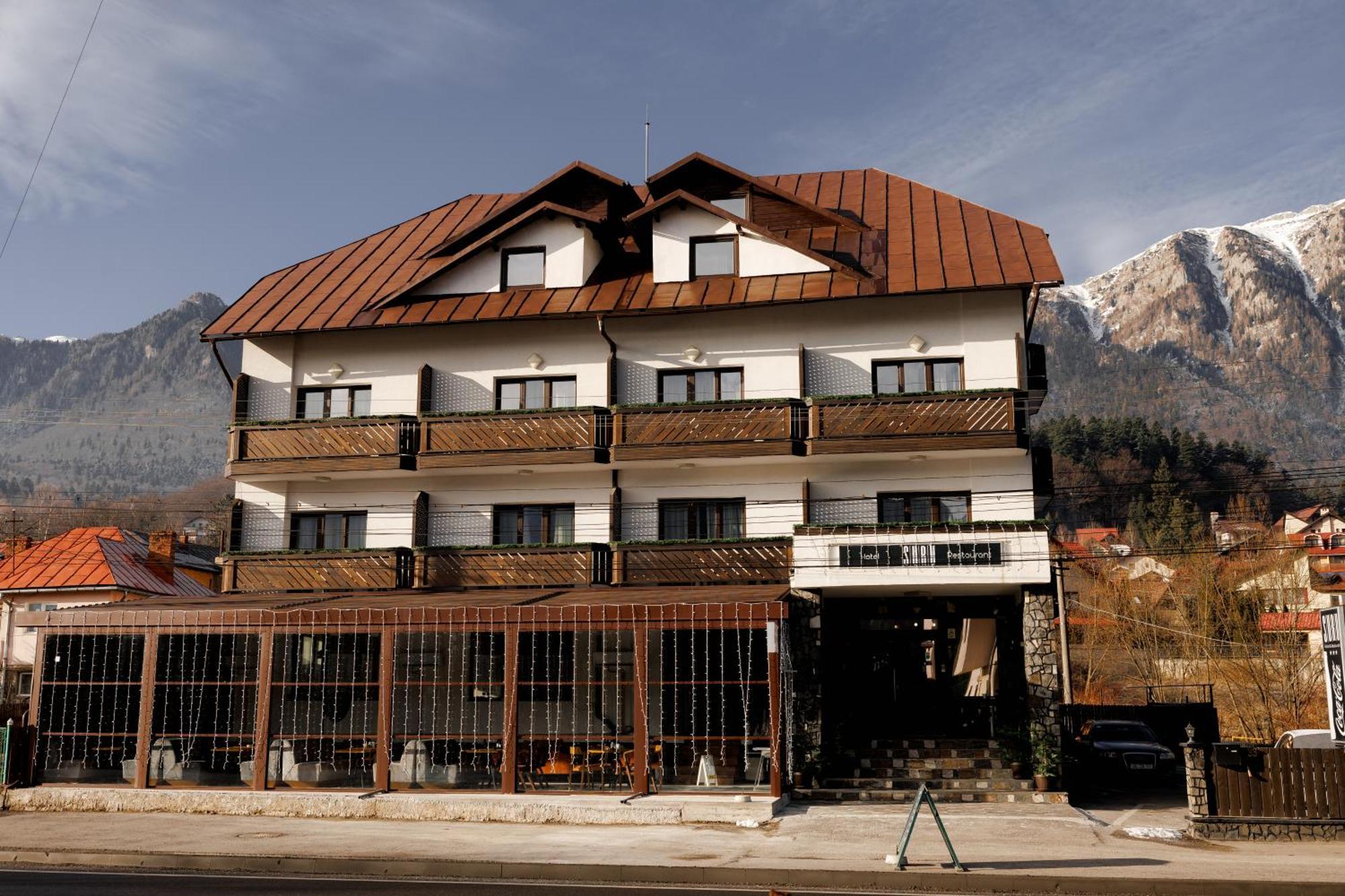 Suru Hotel & Restaurant Buşteni 外观 照片